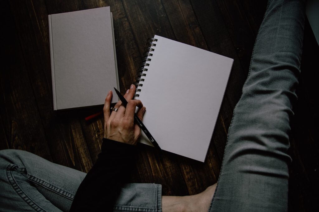 escribir en un papel las características de tu cliente es ideal para identificarlo